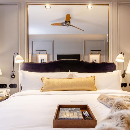 Browns Avenue Hotel Lisboa Ngoại thất bức ảnh A bedroom at The Carlyle